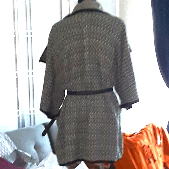 COPY - NEW YORK  & COMPANY OVERSIZED JACKET - Picture 4 of 7